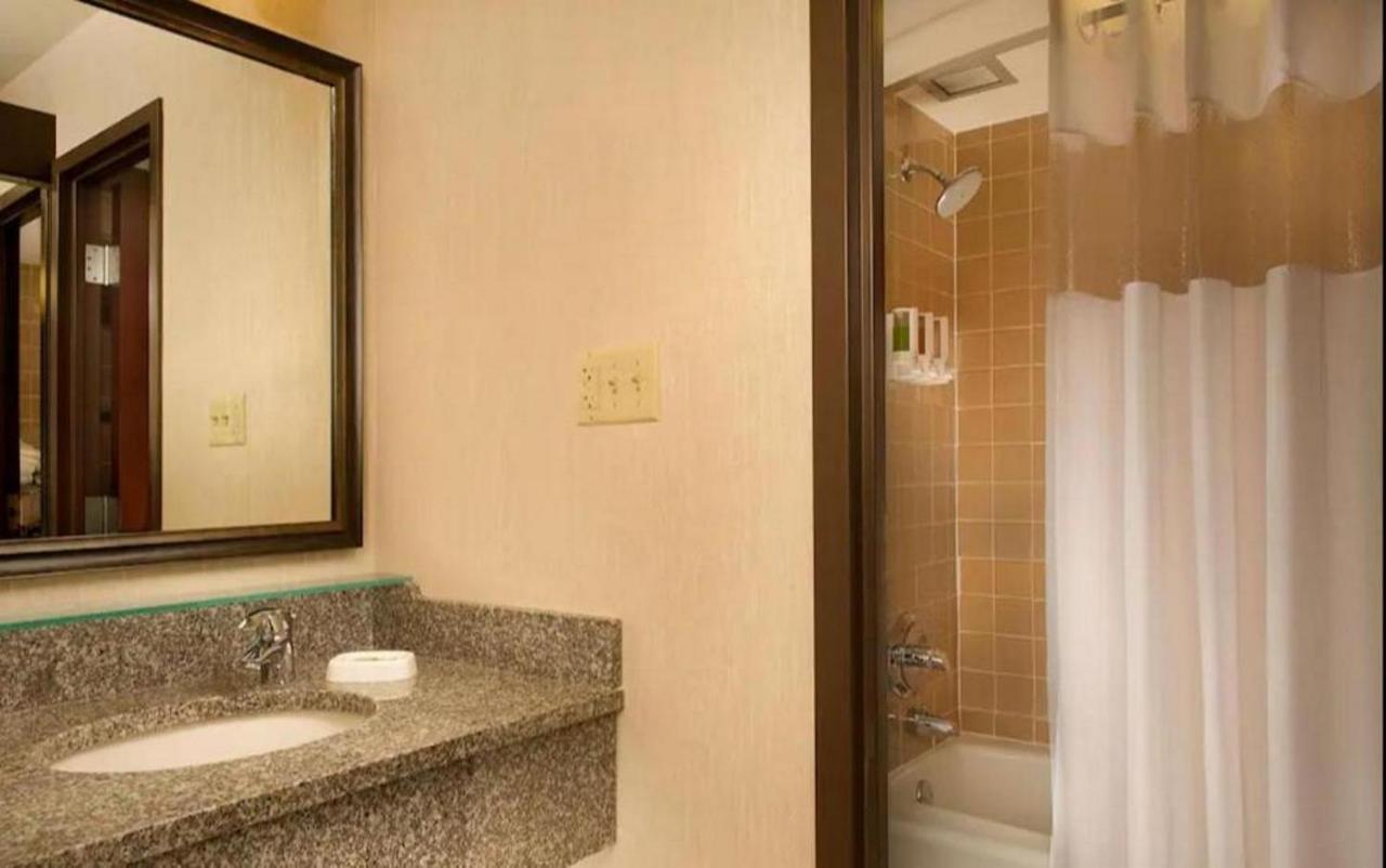 Hotel Lotus Kansas City Stadium Экстерьер фото