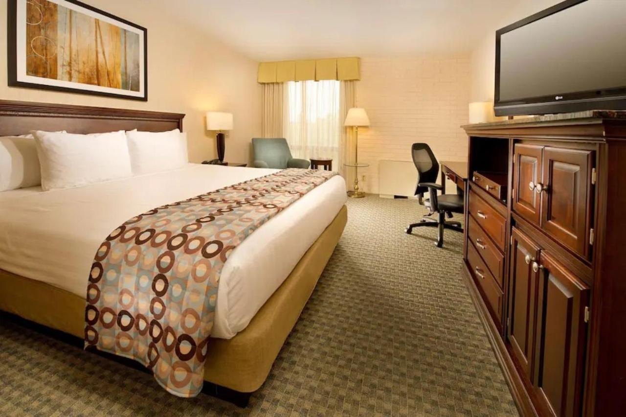 Hotel Lotus Kansas City Stadium Экстерьер фото
