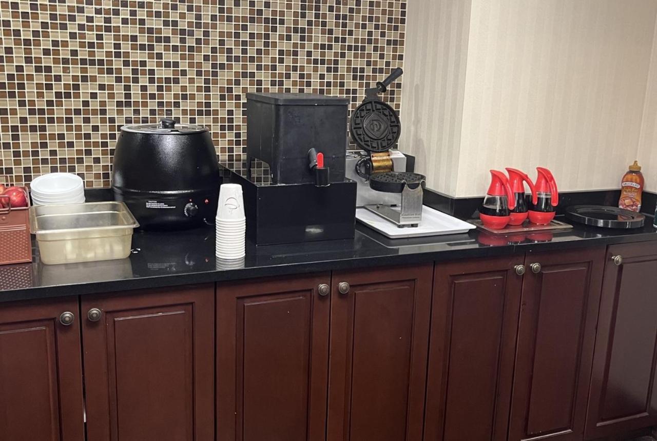 Hotel Lotus Kansas City Stadium Экстерьер фото